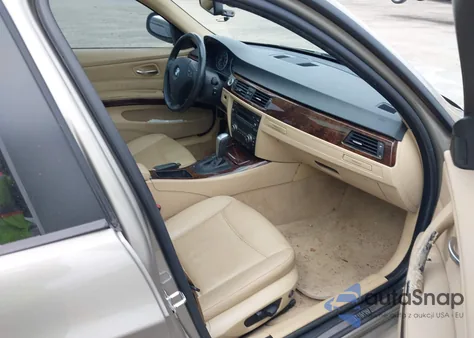 2009 BMW 328I xDrive z USA, uszkodzony, nr VIN WBAUU33509A540063